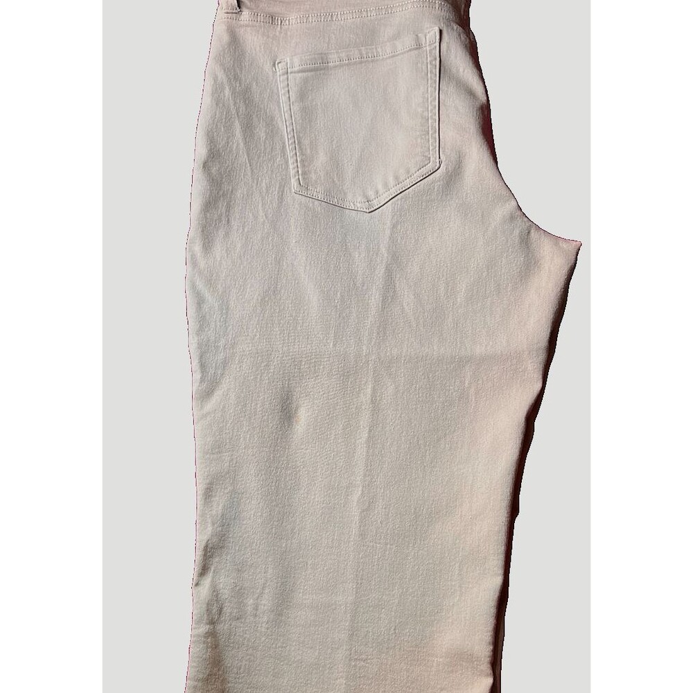 Liz Claiborne Classic Fit Ivory Color Capri's Size 18 - Picture 1 of 11